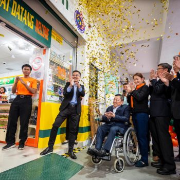 Grand opening of 3000th branch (3)